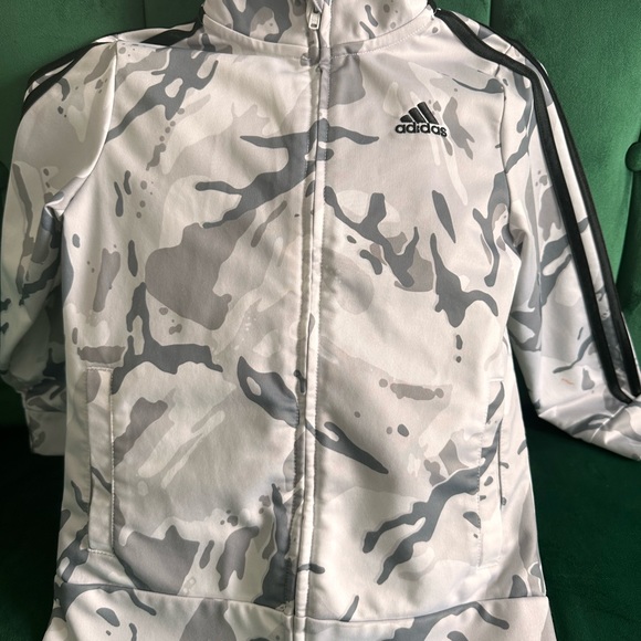 Boys Adidas Tracksuit Bundle size 6 - Picture 6 of 9